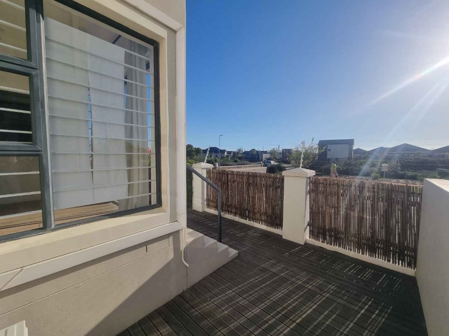 To Let 2 Bedroom Property for Rent in Burgundy Estate Western Cape